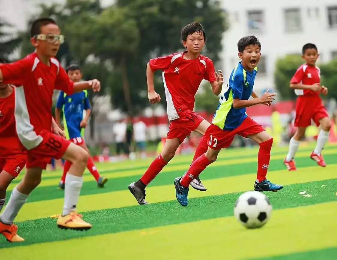 河北华夏幸福队和上海申花也分别有19名2000年出生的小球员